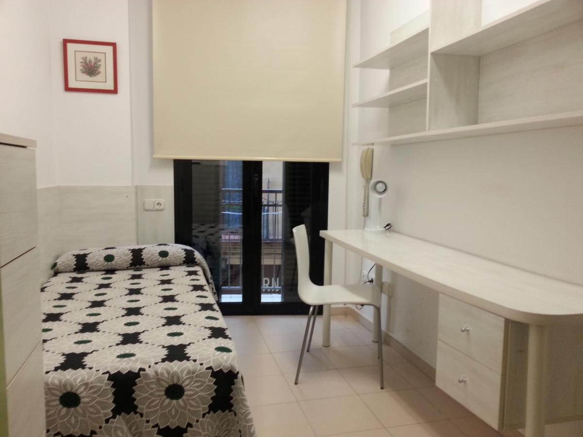 Residencia Universitaria Tagaste Barcelona Ruang foto