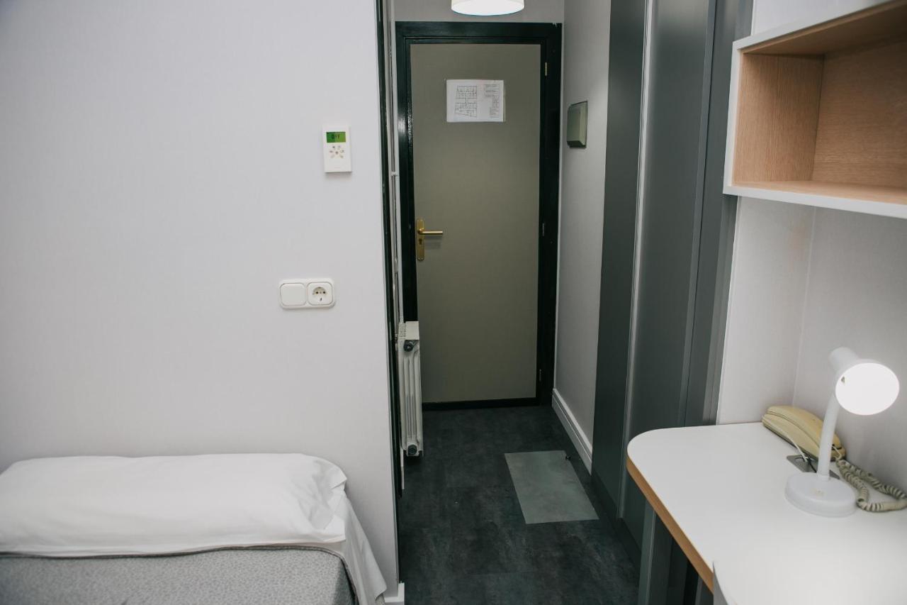Residencia Universitaria Tagaste Barcelona Bagian luar foto